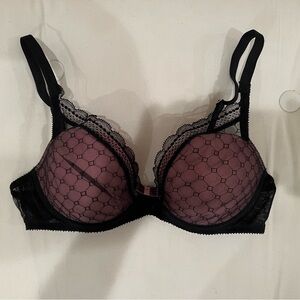 NWOT Chantelle push up Bra 32D